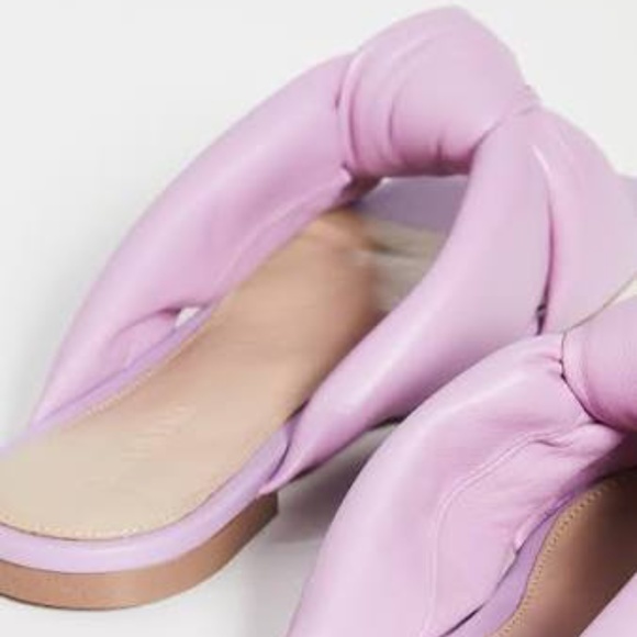 Puffy Ruched Sandals - Picture 4 of 8